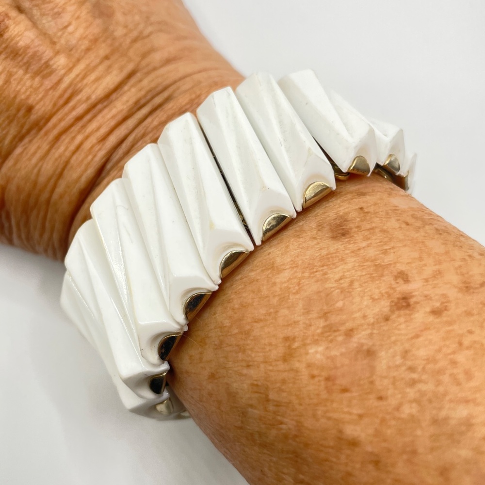 Vintage MCM White Plastic Expansion Bracelet